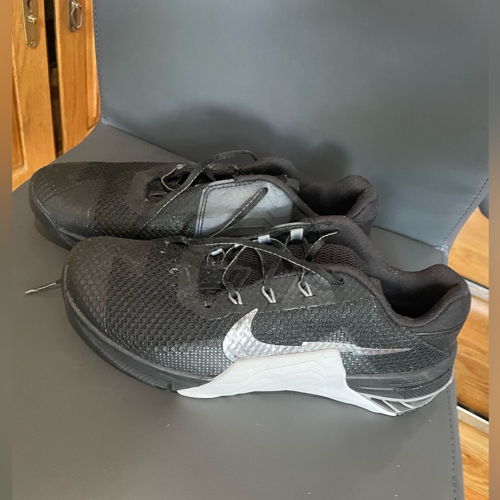 Nike Metcon 8
Men's Workout Shoes Men’s size 10